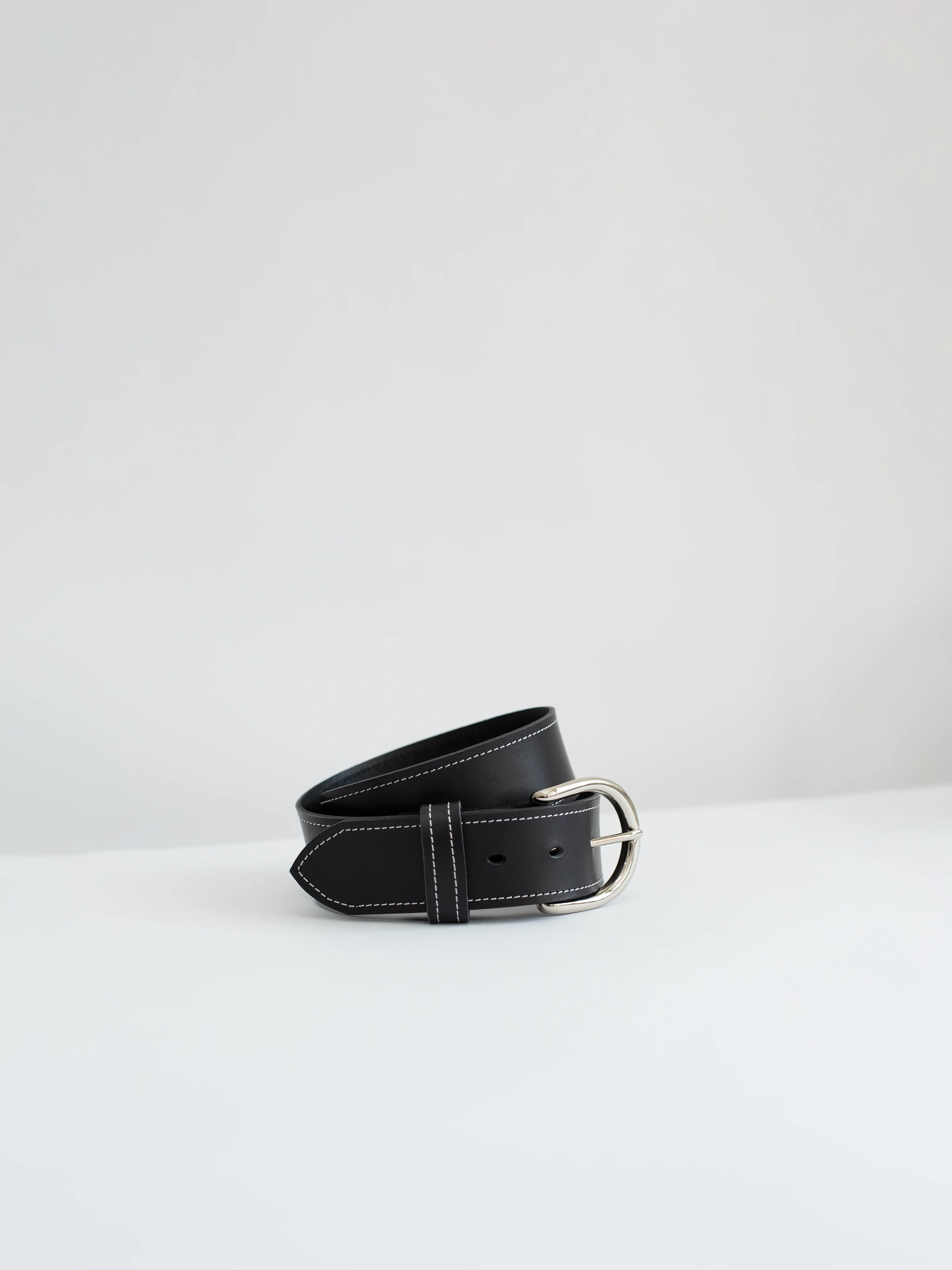 The Lair Maya White Stitch Belt Wide Silver