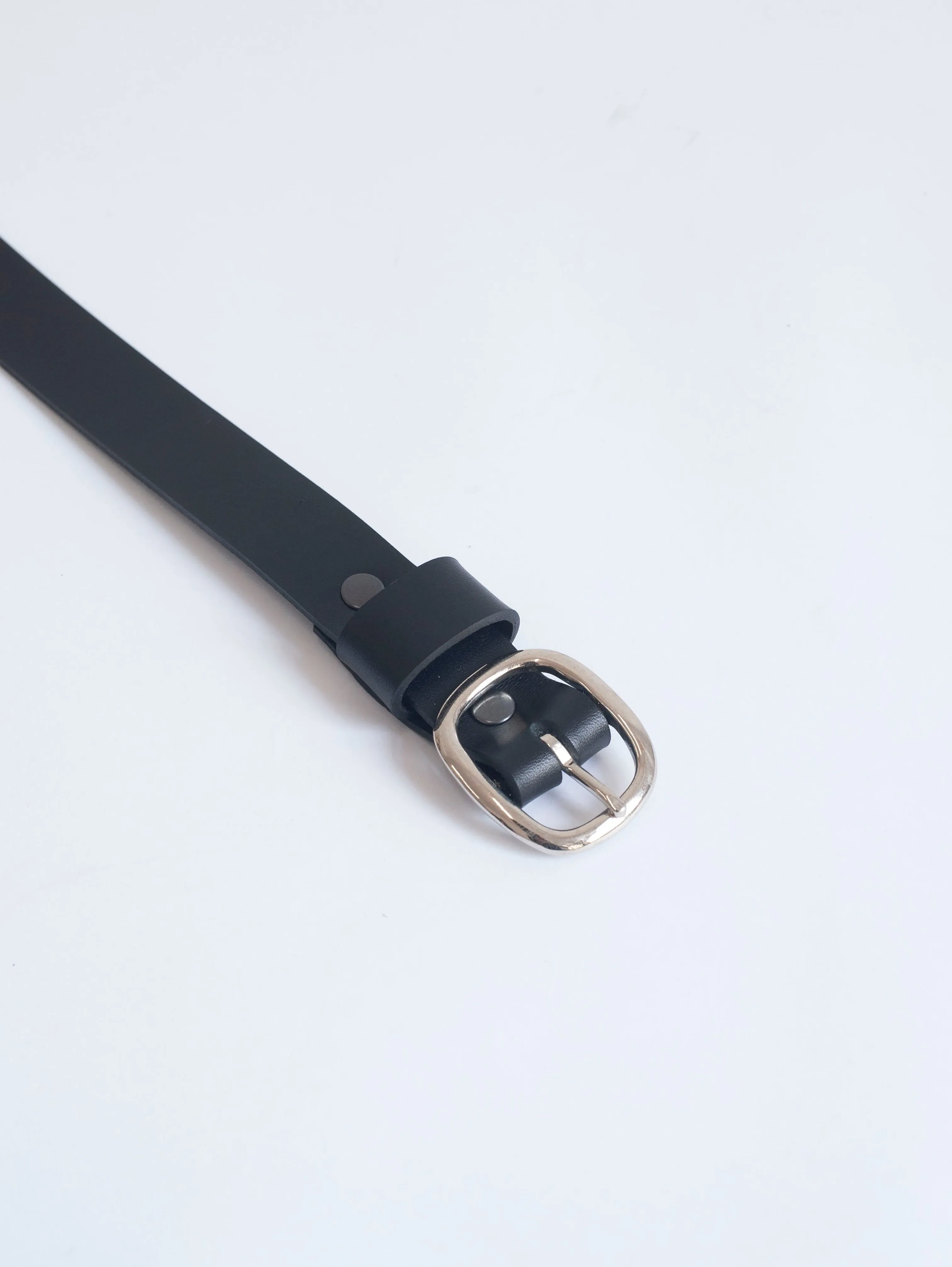 The Lair Oval Buckle Belt Silver